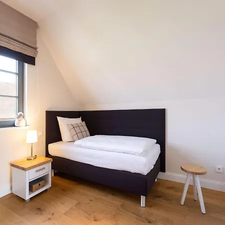 Reetland Am - Premium Reetdachvilla Mit 3 Schlafzimmern, Sauna Und Kamin E05