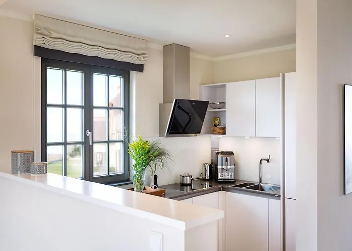Ferienhaus Reetland Am - Premium Reetdachvilla Mit 3 Schlafzimmern, Sauna Und Kamin E05 Dranske